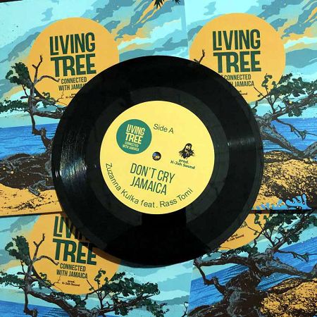 LIVING TREE CONNECTED WITH JAMAICA (czarny winyl)