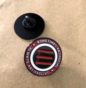 Pin metalowy  SOMETOMES ANTISOCIAL*ALWAYS ANTIFASCIST
